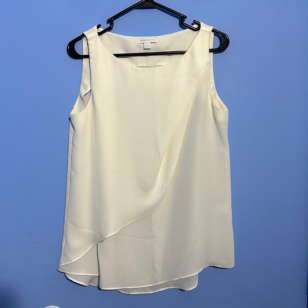 New York & Company White Blouse Size M